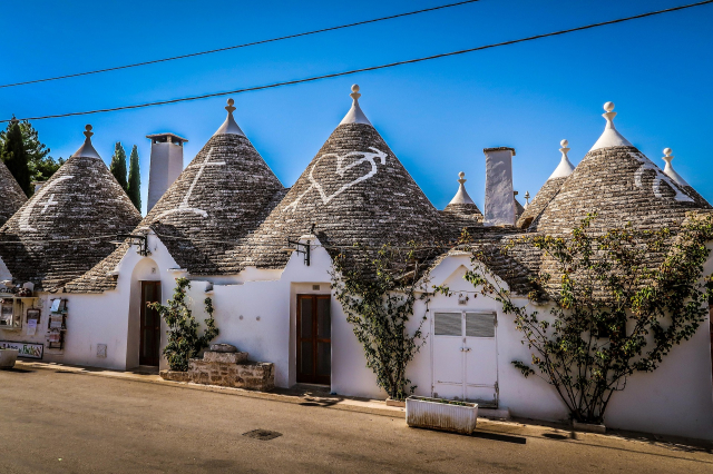Last Minute City Break Bari + excursie de o zi la Alberobello  si Matera, sejur 3 nopti, plecare din Cluj Napoca (LP)