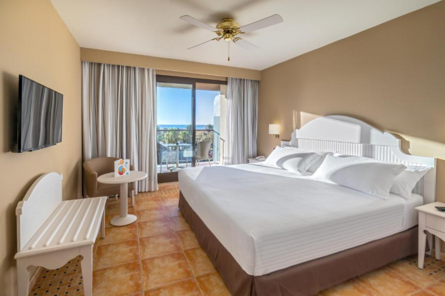 ULTRA LAST MINUTE PLAJA SPANIA  4**** ALL INCLUSIVE SMY ISLA CRISTINA ZBOR DIN OTOPENI CU TAXE INCLUSE