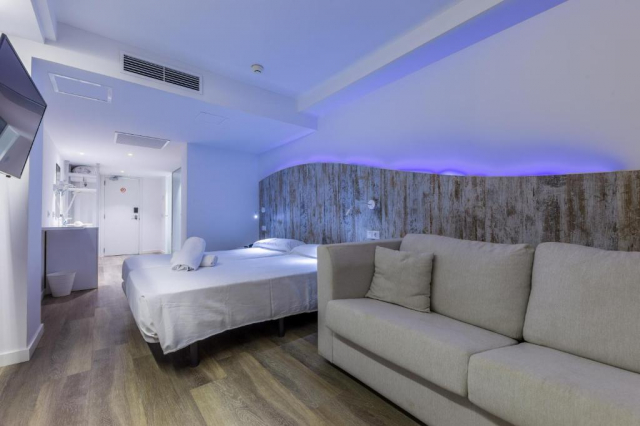 ULTRA LAST MINUTE CITY BREAK PLAJA MALLORCA 4**** TRITON BEACH  ZBOR CLUJ NAPOCA CU TAXE INCLUSE