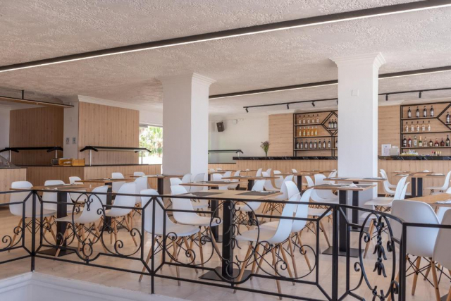 Sejur in Creta: 350 euro cazare 7 nopti cu mic dejun+ transport avion+ toate taxele