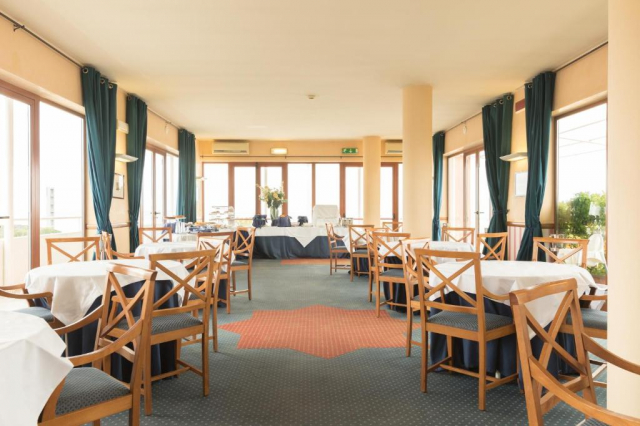 Paste in Bari: de la 380 euro cazare 4 nopti cu mic dejun+ transport avion+ toate taxele