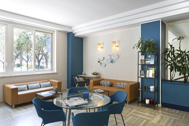 Paste in Pescara: de la 275 euro cazare 3 nopti cu mic dejun+ transport avion+ toate taxele