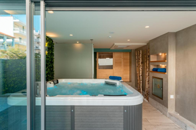 Paste in Grecia - Peraia: 399 euro cazare 4 nopti cu mic dejun+ transport avion+ toate taxele