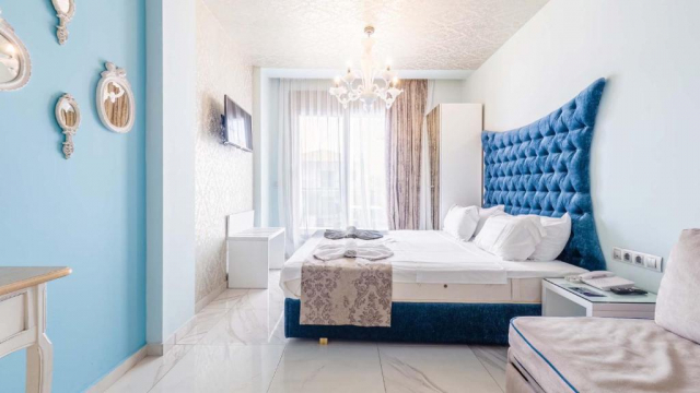 Paste in Halkidiki la Alpha Luxury Suites 4*