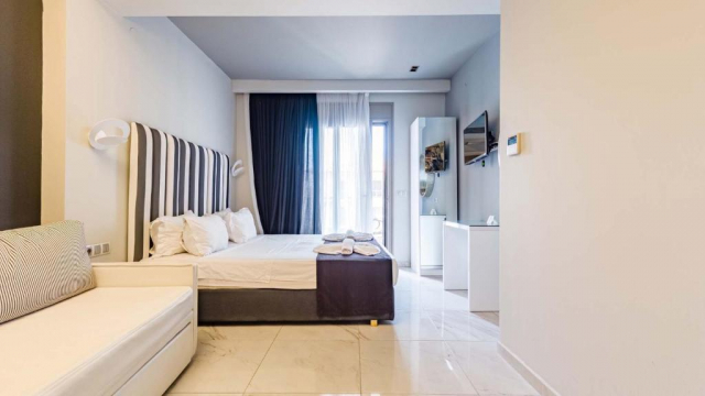 Paste in Halkidiki la Alpha Luxury Suites 4*