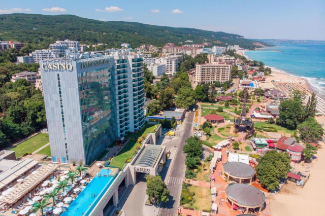 Paste in Bulgaria la International Hotel Casino &amp; Tower Suites 5*