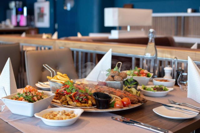 Paste in Bulgaria la International Hotel Casino &amp; Tower Suites 5*