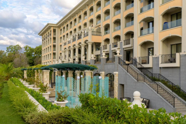 Paste in Bulgaria la hotel Astor Garden 5* 