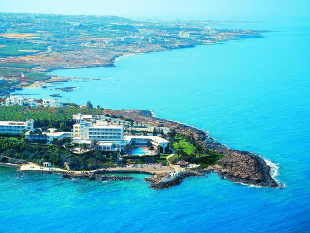 Sejur in Paphos: de la 350 euro cazare 5 nopti cu mic dejun+ transport avion+ toate taxele