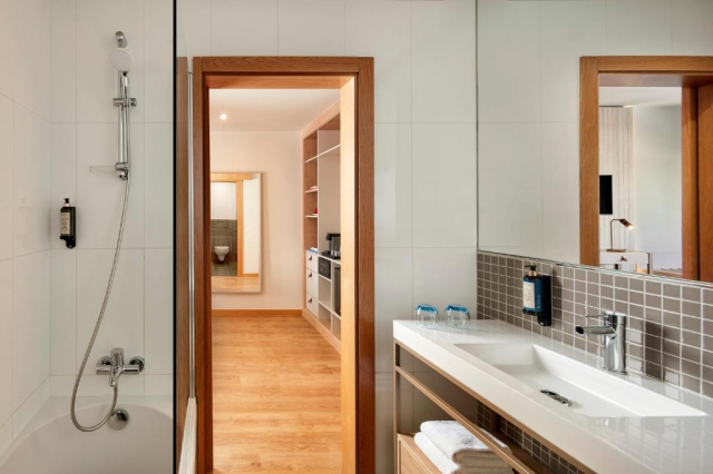 ULTRA LAST MINUTE PE PLAJA PORTUGALIA 3***DOM JOSE  BEACH RESORT ZBOR DIN OTOPENI CU TAXE INCLUSE