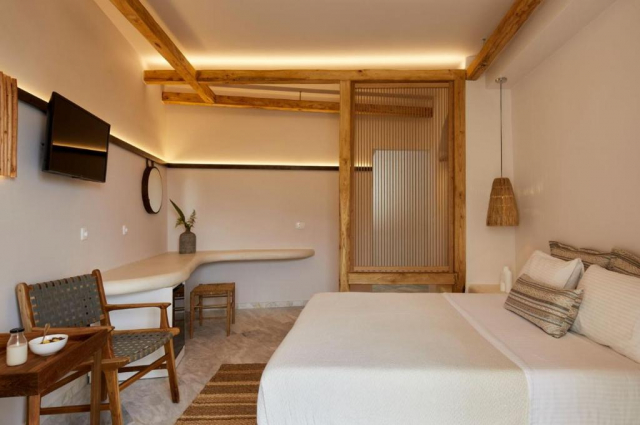 Sejur in Santorini: de la 315 euro cazare 4 nopti cu mic dejun+ transport avion+ toate taxele 