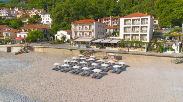 Sejur in Skiathos: de la 350 euro cazare 5 nopti cu mic dejun+ transport avion+ toate taxele 