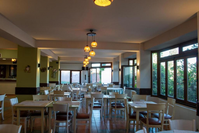 ULTIMELE LOCURI LEPTOKARIA, GRECIA, LA HOTEL BALKAN HELLAS 3*, AUTOCAR DIN ARDEAL SI BUCURESTI, LA TARIFUL DE LA 184 EURO/PERS!