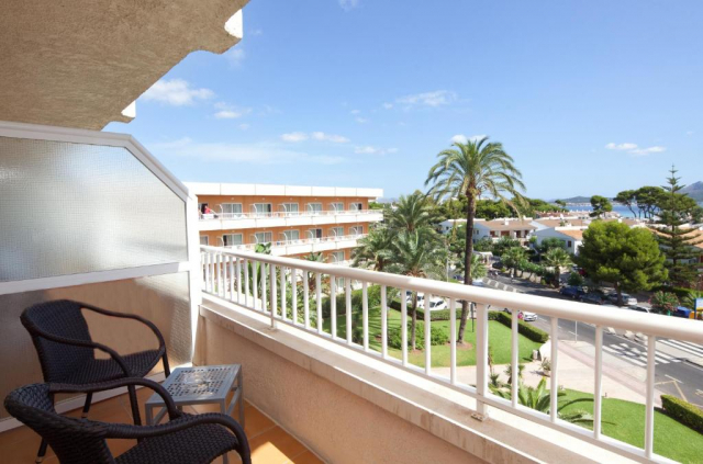 ULTRA LAST MINUTE PALMA DE MALLORCA 4****DEMIPENSIUNE JS ALCUDI MAR ZBOR DIRECT DIN OTOPENI CU TAXE INCLUSE