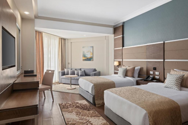 Paste in Hurghada: 925 euro cazare 8 nopti cu All inclusive+ transport avion+ toate taxele