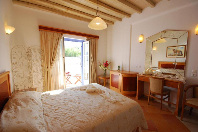 Sejur in Mykonos: de la 350 euro cazare 5 nopti+ transport avion+ toate taxele 