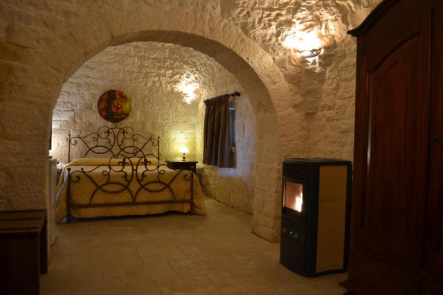 City break in Alberobello: de la 310 euro cazare 3 nopti+ transport avion+ toate taxele 
