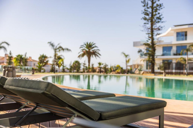 ULTRA LAST MINUTE PLAJA PORTUGALIA 4**** DEMIPENSIUNE CASTELO SUITES ALGARVE ZBOR DIN OTOPENI CU TAXE INCLUSE