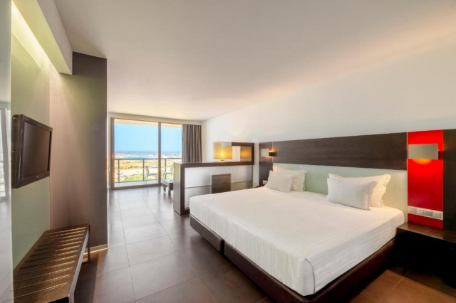 ULTRA LAST MINUTE 1 MAI PLAJA PORTUGALIA 4**** DEMIPENSIUNE RR HOTEL DA ROCA  ZBOR DIN OTOPENI CU TAXE INCLUSE