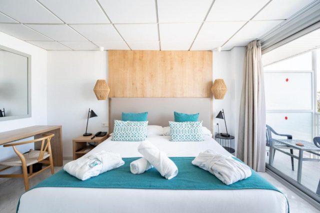 ULTRA LAST MINUTE PLAJA MALLORCA 4****DEMIPENSIUNE BAHIA ALCUDIA  ZBOR CLUJ NAPOCA CU TAXE INCLUSE