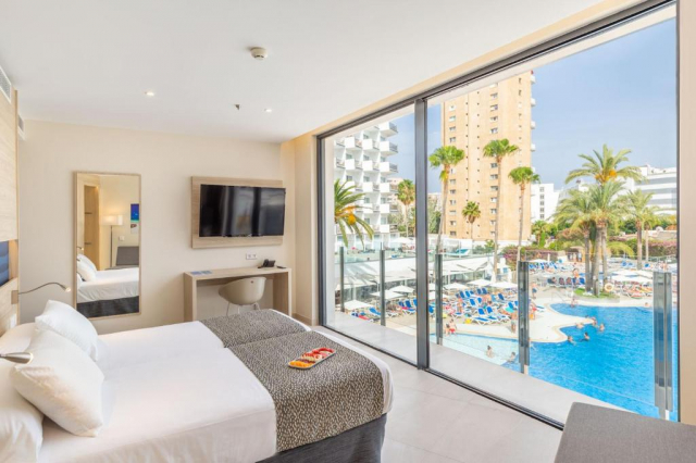 ULTRA LAST MINUTE PALMA DE MALLORCA 4****DEMIPENSIUNE SAMOS ZBOR DIN OTOPENI CU TAXE INCLUSE