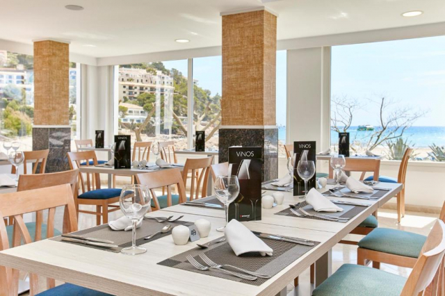 ULTRA LAST MINUTE PLAJA MALLORCA 4****DEMIPENSIUNE UNIVERSAL ROYAL  ZBOR DIN OTOPENI CU TAXE INCLUSE