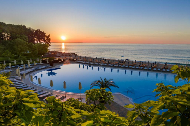 1 mai cu Ultra All inclusive la hotel Riviera 5* 