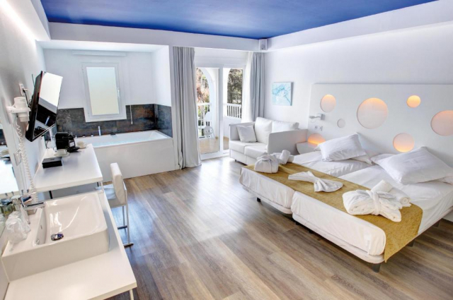 ULTRA LAST MINUTE PALMA DE MALLORCA 4**** BQ CALA RATJADA  ZBOR DIN OTOPENI CU TAXE INCLUSE