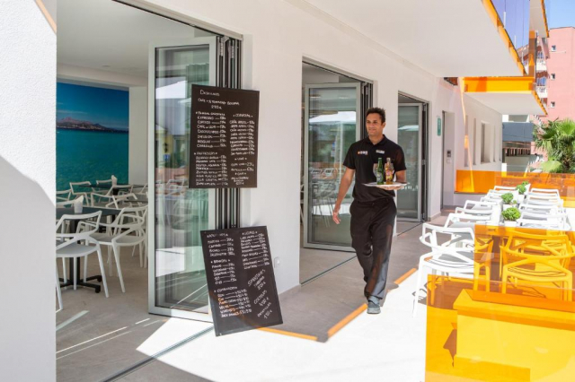 ULTRA LAST MINUTE PLAJA MALLORCA 3*** MIX SMART ZBOR DIN OTOPENI CU TAXE INCLUSE