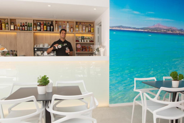 ULTRA LAST MINUTE PLAJA MALLORCA 3*** MIX SMART ZBOR DIN OTOPENI CU TAXE INCLUSE