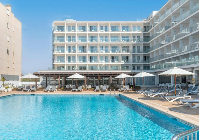 ULTRA LAST MINUTE PE PLAJA IN PALMA DE MALLORCA ALUA LEO  4****DEMIPENSIUNE ZBOR DIRECT DIN OTOPENI CU TAXE INCLUSE