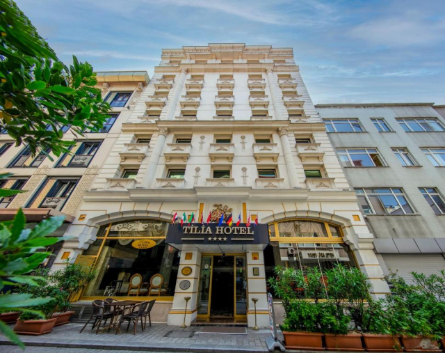 Ultimile locuri program 1 Mai la Istanbul