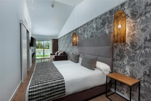 ULTRA LAST MINUTE INSULELE CANARE 4**** KUMARA DEMIPENSIUNE ZBOR DIRECT DIN OTOPENI CU TAXE INCLUSE