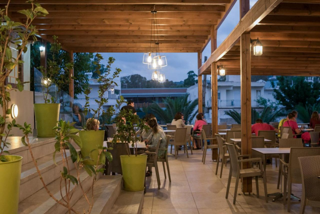 Sejur in Creta: 550 euro cazare 7 nopti cu All inclusive+ transport avion+ toate taxele