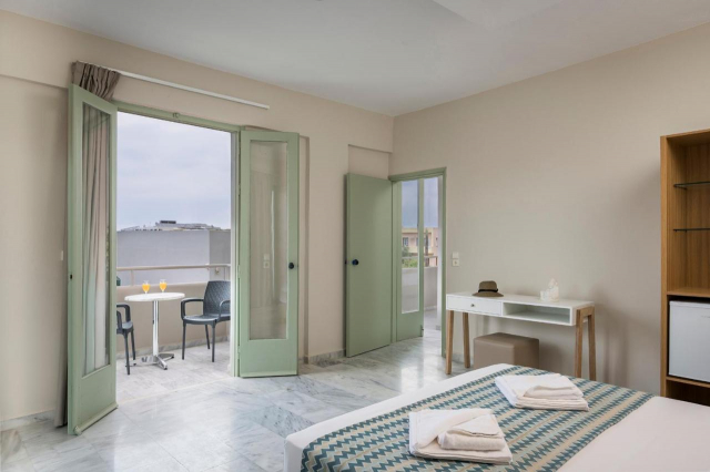 Sejur in Creta: 600 euro cazare 7 nopti cu All inclusive+ transport avion+ toate taxele 