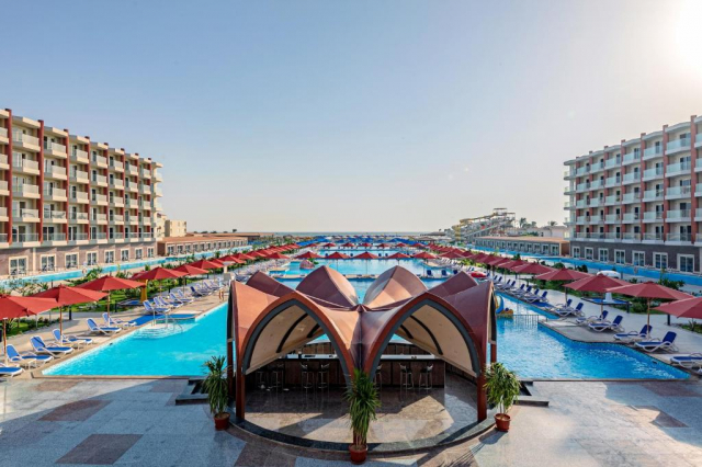 Sejur in Hurghada: 450 euro cazare 7 nopti cu Ultra All inclusive+ transport avion+ toate taxele 