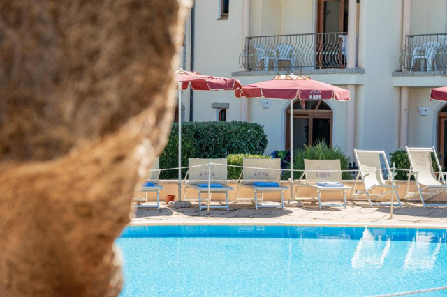 ULTRA LAST MINUTE SARDINIA 4****DEMIPENSIUNE CLUB ESSE POSADA ZBOR DIN OTOPENI CU TAXE INCLUSE