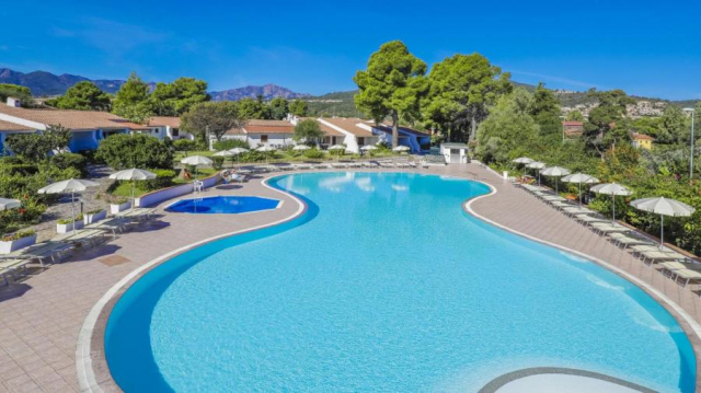 ULTRA LAST MINUTE SARDINIA 4****PENSIUNE COMPLETA ZBOR DIN OTOPENI CU TAXE INCLUSE