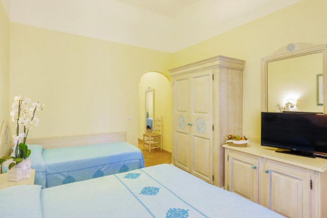 ULTRA LAST MINUTE SARDINIA 4****PENSIUNE COMPLETA ZBOR DIN OTOPENI CU TAXE INCLUSE