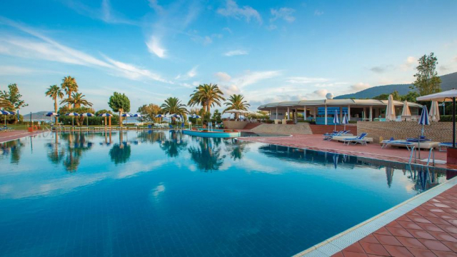 ULTRA LAST MINUTE SARDINIA 4****ALL INCLUSIVE BAIA CONTI ZBOR DIN OTOPENI CU TAXE INCLUSE
