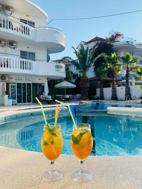 Sejur in Rhodos: 335 euro cazare 7 nopti+ transport avion+ toate taxele