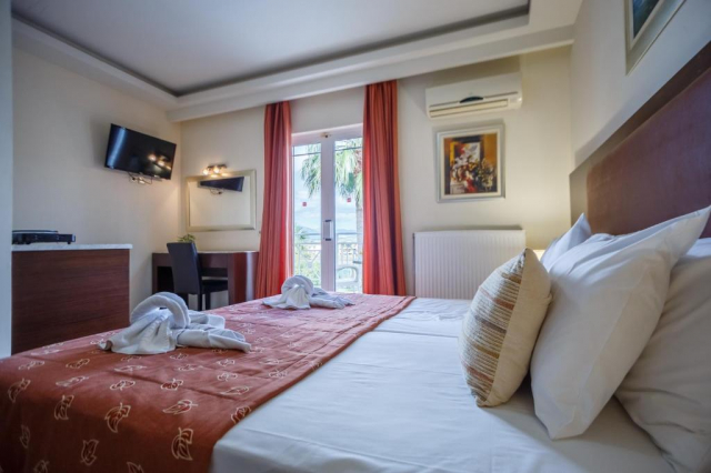 ULTRA LAST MINUTE ZAKYNTHOS VIVIAN HOTEL ZBOR DIRECT DIN CLUJ NAPOCA CU TAXE INCLUSE