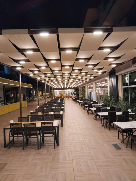 ULTIMELE LOCURI KEMER, AVION DIN CLUJ-NAPOCA, LA HOTEL DEDEMAN KEMER 5*, LA TARIFUL DE 760 EUIRO/PERSOANA, UAI!