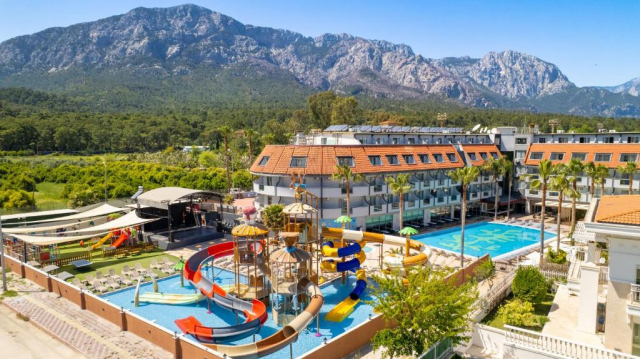 ULTIMELE LOCURI KEMER, AVION DIN TG-MURES, LA HOTEL DEDEMAN KEMER 5*, LA TARIFUL DE 744 EURO/PERSOANA, UAI!