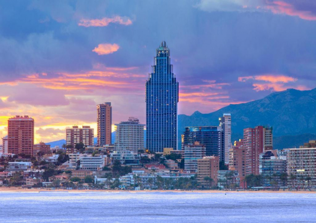 PARTAJ DOAMNA BENIDORM, AVION DIN CLUJ-NAPOCA, LA HOTEL GRAN BALI 4*, LA TARIFUL DE 859 EURO/PERSOANA, PENSIUNE COMPLETA!