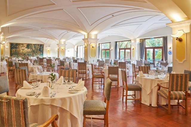 ULTRA LAST MINUTE PLAJA PORTUGALIA 5*(**** PENINA GOLF ZBOR DIN OTOPENI CU TAXE INCLUSE