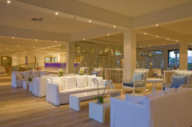 ULTIMELE LOCURI LARNACA, AVION DIN BUCURESTI, LA HOTEL SANDY BEACH SPA 5*, LA TARIFUL DE 948 EURO/PERS, DEMIPENSIUNE!