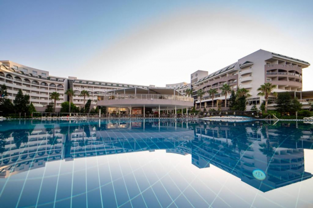 ULTIMELE LOCURI ANTALYA, AVION DIN BUCURESTI, LA HOTEL VITA SILVA 5*, LA TARIFUL DE 715 EURO/PERSOANA, ALL INCLUSIVE!