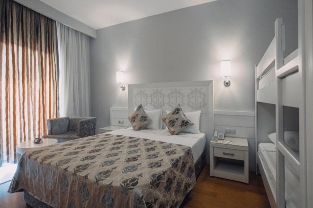 ULTIMELE LOCURI ANTALYA, AVION DIN BUCURESTI, LA HOTEL VITA SILVA 5*, LA TARIFUL DE 715 EURO/PERSOANA, ALL INCLUSIVE!