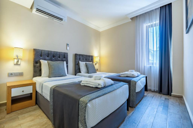 ULTIMELE LOCURI ANTALYA, AVION DIN BUCURESTI, LA HOTEL VONRESORT GOLDEN BEACH 5*, LA TARIFUL DE 989 EURO/PERSOANA, UAI!